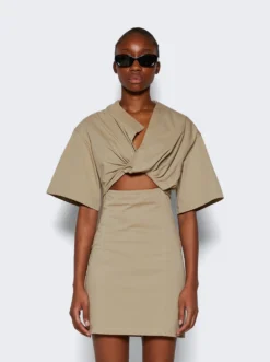 Jacquemus La Robe T-shirt Bahia Khaki 7 Jacquemus La Robe T-shirt Bahia Khaki -Artemides shop 241DR088 2003 29803 03 1